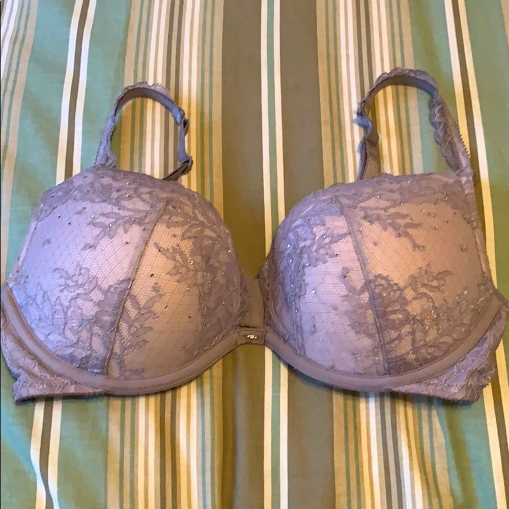 Victoria’s Secret 34D push up bra